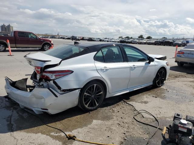 Photo 2 VIN: 4T1B61HK0KU252213 - TOYOTA CAMRY XSE 