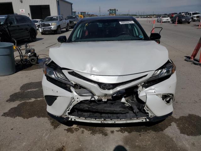 Photo 4 VIN: 4T1B61HK0KU252213 - TOYOTA CAMRY XSE 