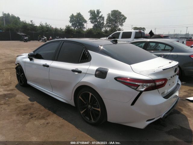 Photo 2 VIN: 4T1B61HK0KU269464 - TOYOTA CAMRY 