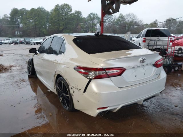 Photo 2 VIN: 4T1B61HK0KU790135 - TOYOTA CAMRY 