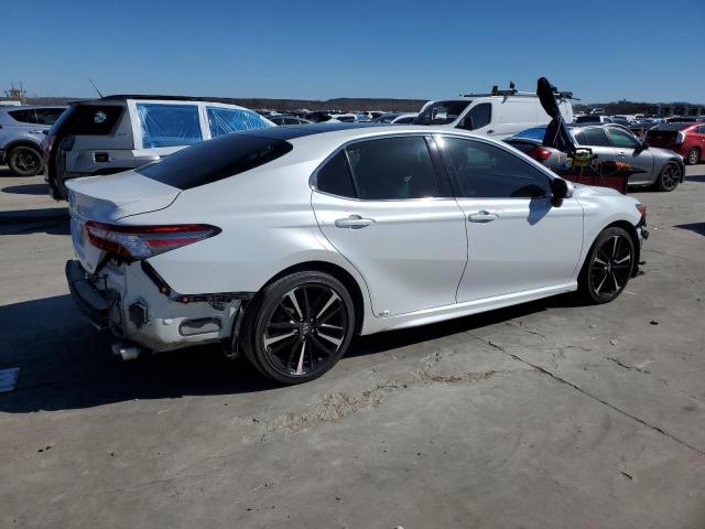 Photo 2 VIN: 4T1B61HK1JU038619 - TOYOTA CAMRY 