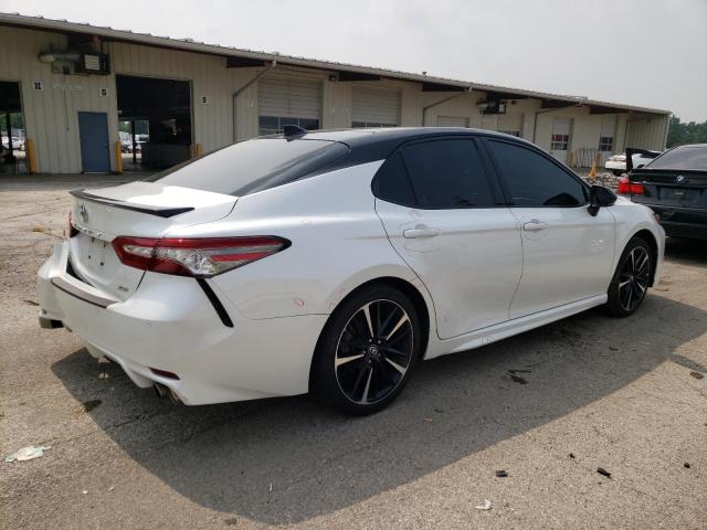 Photo 2 VIN: 4T1B61HK1JU109205 - TOYOTA CAMRY XSE 