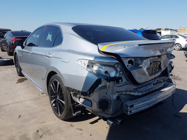 Photo 2 VIN: 4T1B61HK1JU122262 - TOYOTA CAMRY XSE 