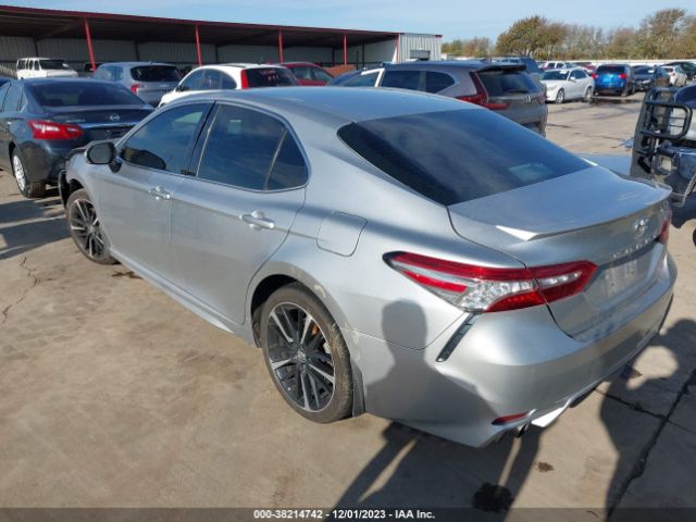 Photo 2 VIN: 4T1B61HK1JU125016 - TOYOTA CAMRY 