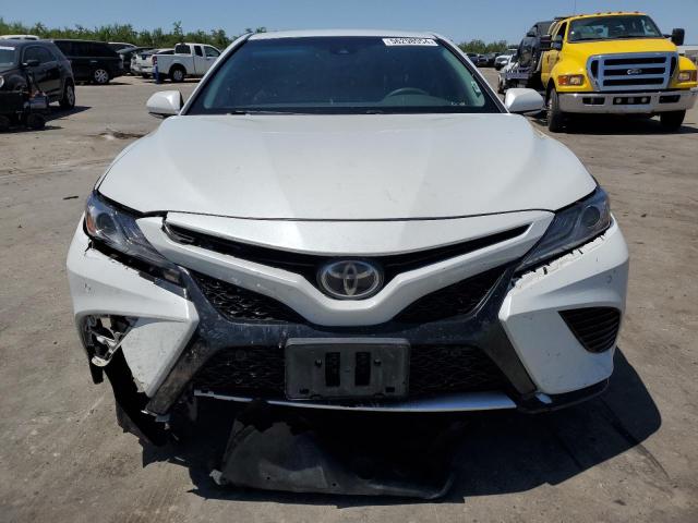 Photo 4 VIN: 4T1B61HK1JU128725 - TOYOTA CAMRY 