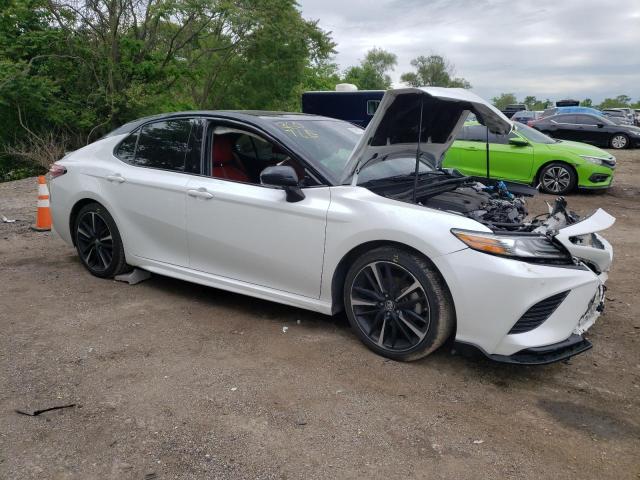 Photo 3 VIN: 4T1B61HK1JU143113 - TOYOTA CAMRY 