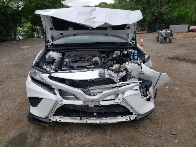 Photo 4 VIN: 4T1B61HK1JU143113 - TOYOTA CAMRY 