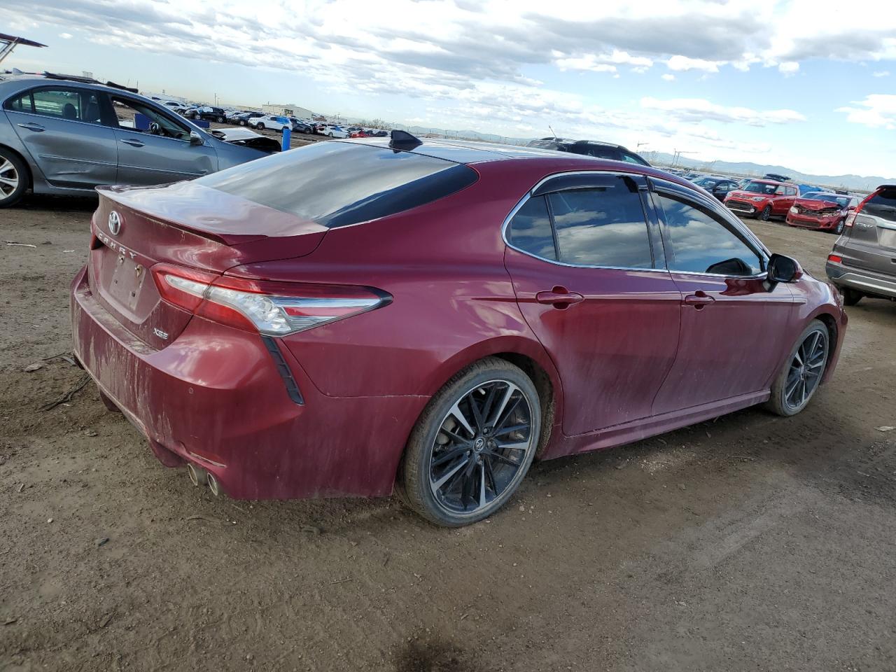 Photo 2 VIN: 4T1B61HK1JU524265 - TOYOTA CAMRY 