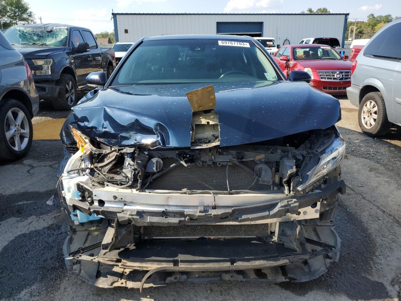 Photo 4 VIN: 4T1B61HK1JU673985 - TOYOTA CAMRY 