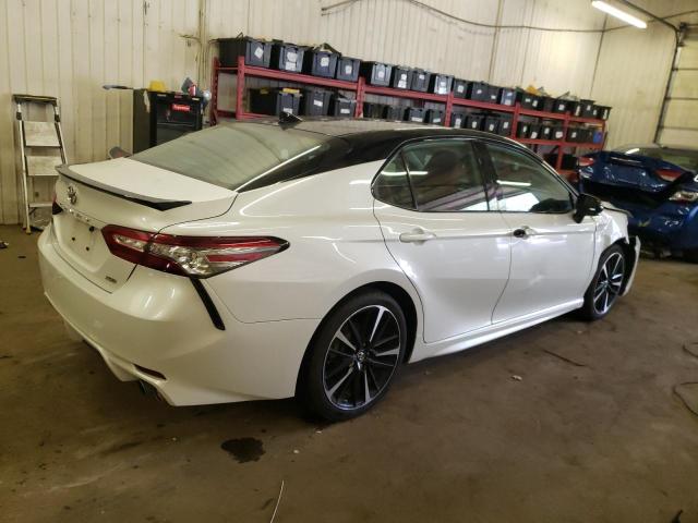 Photo 2 VIN: 4T1B61HK1KU242970 - TOYOTA CAMRY XSE 