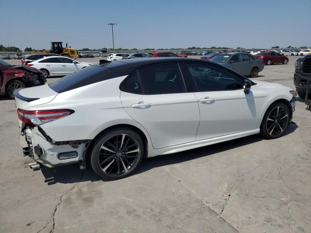 Photo 2 VIN: 4T1B61HK1KU293417 - TOYOTA CAMRY XSE 