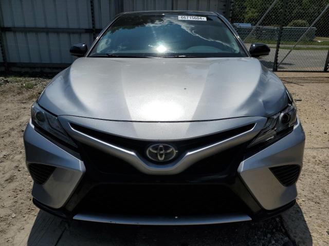 Photo 4 VIN: 4T1B61HK1KU294051 - TOYOTA CAMRY XSE 