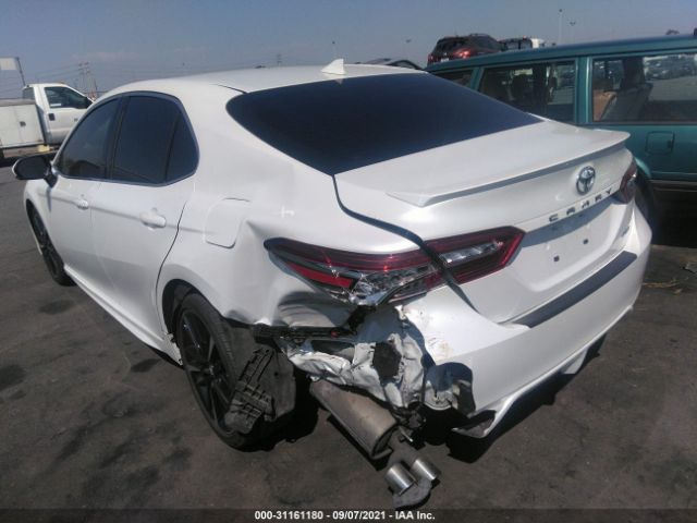 Photo 2 VIN: 4T1B61HK1KU689783 - TOYOTA CAMRY 