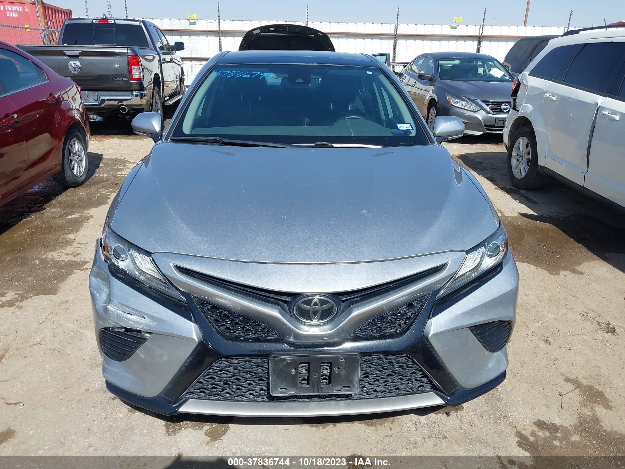 Photo 11 VIN: 4T1B61HK1KU805595 - TOYOTA CAMRY 