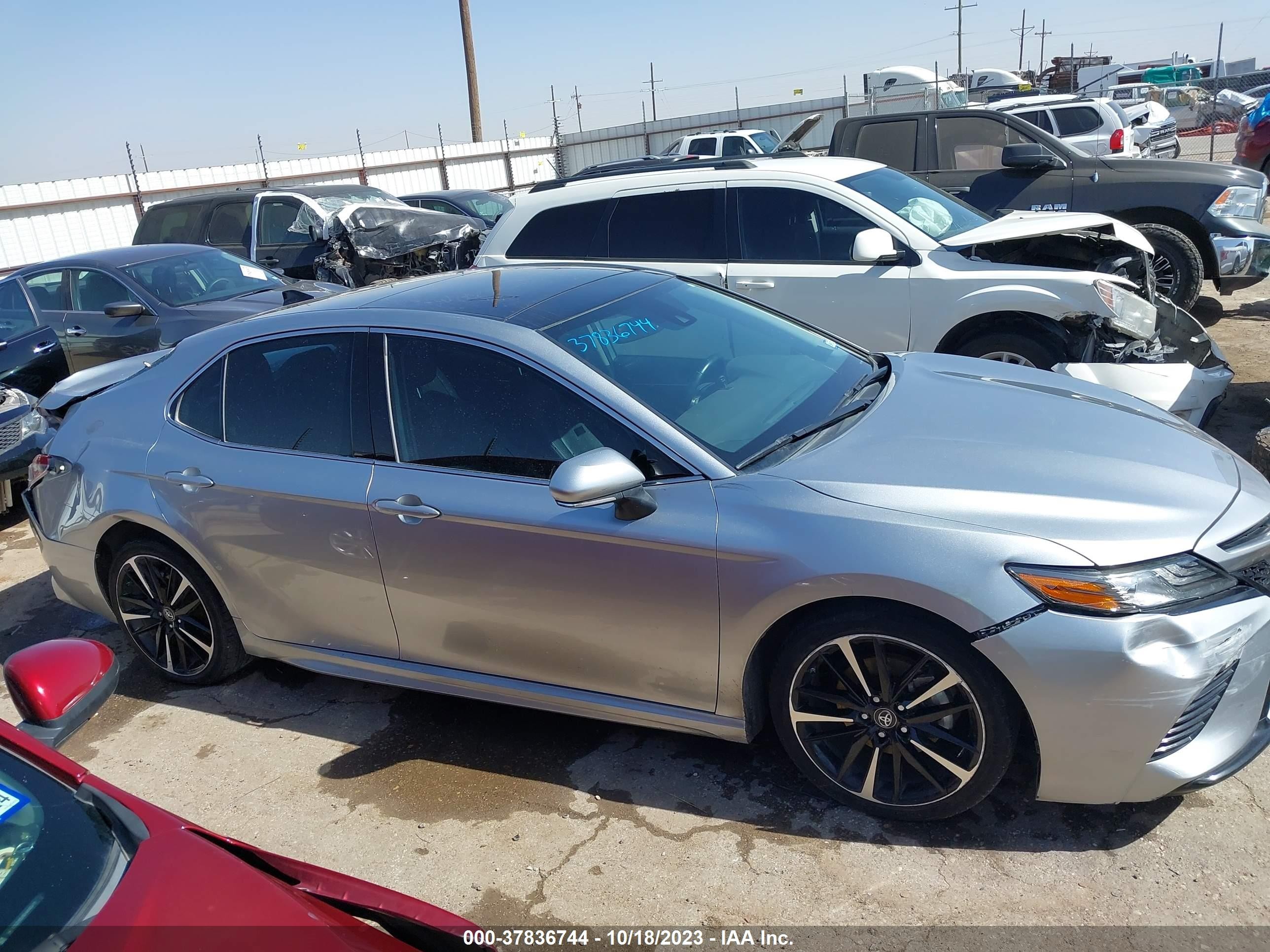 Photo 12 VIN: 4T1B61HK1KU805595 - TOYOTA CAMRY 