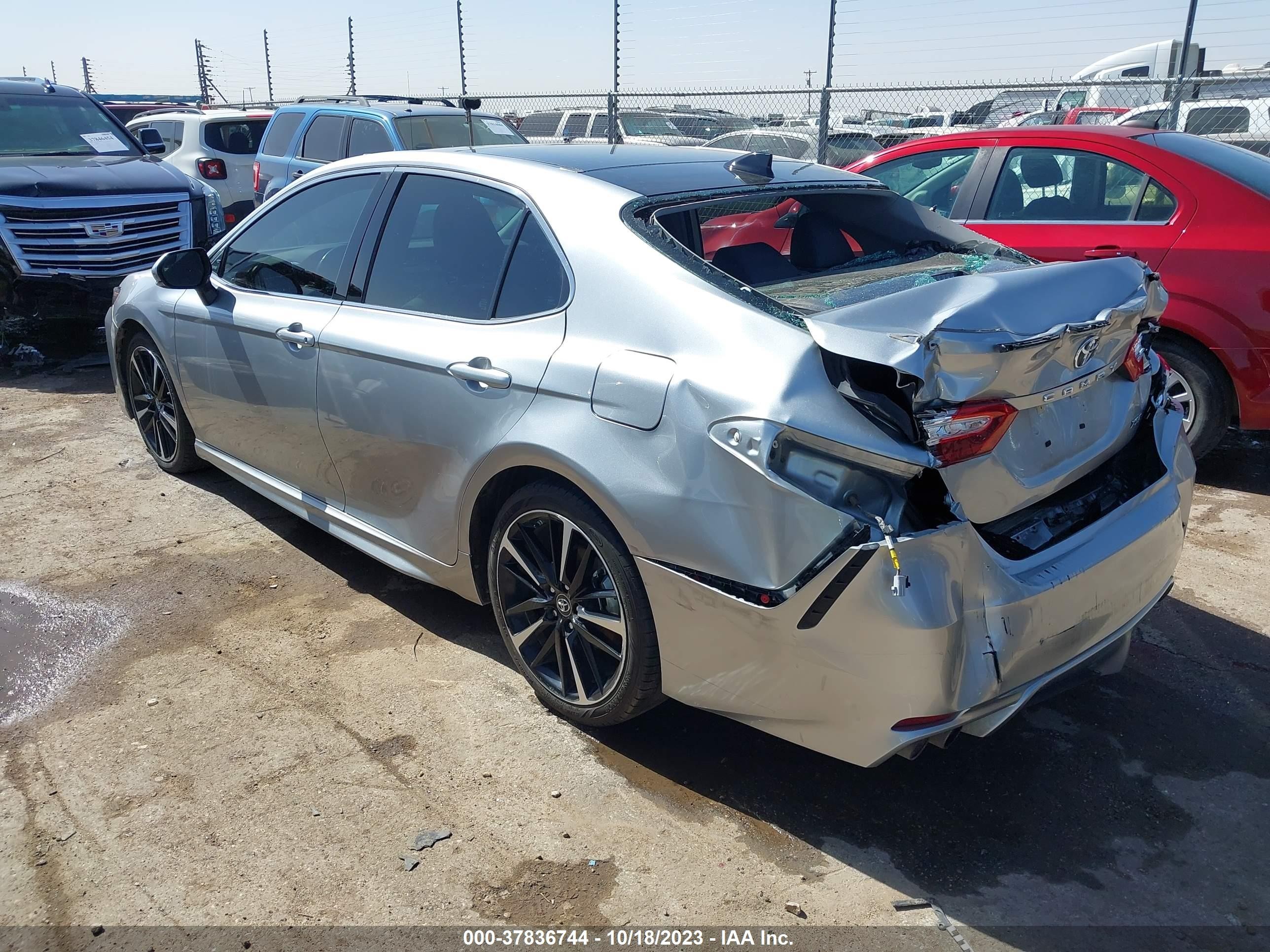 Photo 2 VIN: 4T1B61HK1KU805595 - TOYOTA CAMRY 