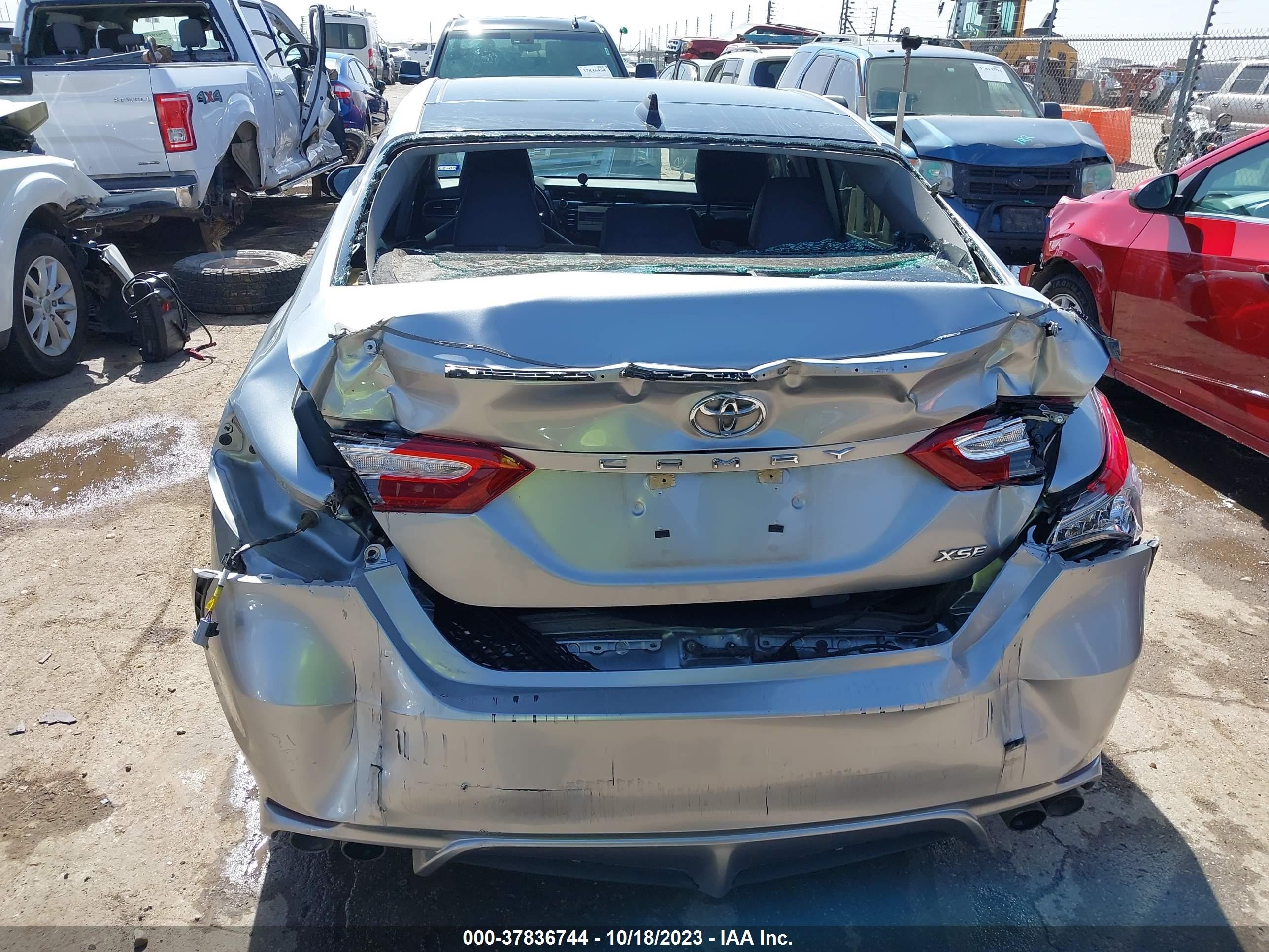 Photo 5 VIN: 4T1B61HK1KU805595 - TOYOTA CAMRY 