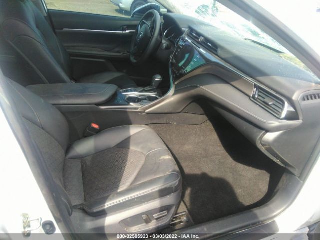 Photo 4 VIN: 4T1B61HK1KU831873 - TOYOTA CAMRY 