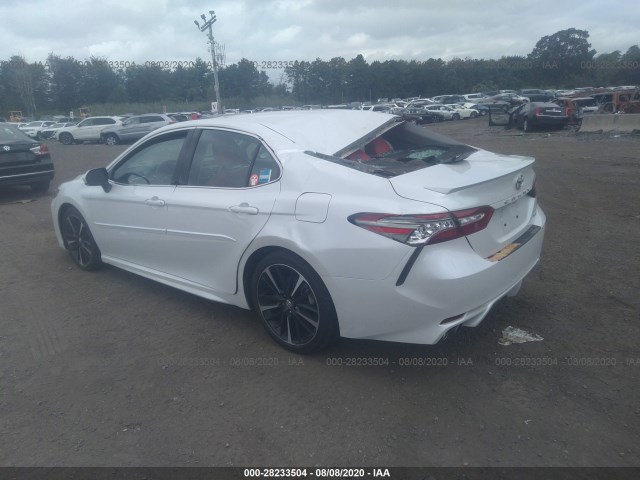 Photo 2 VIN: 4T1B61HK2JU003488 - TOYOTA CAMRY 