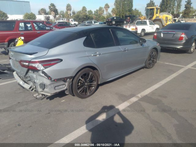 Photo 3 VIN: 4T1B61HK2JU005371 - TOYOTA CAMRY 