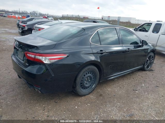 Photo 3 VIN: 4T1B61HK2JU043246 - TOYOTA CAMRY 