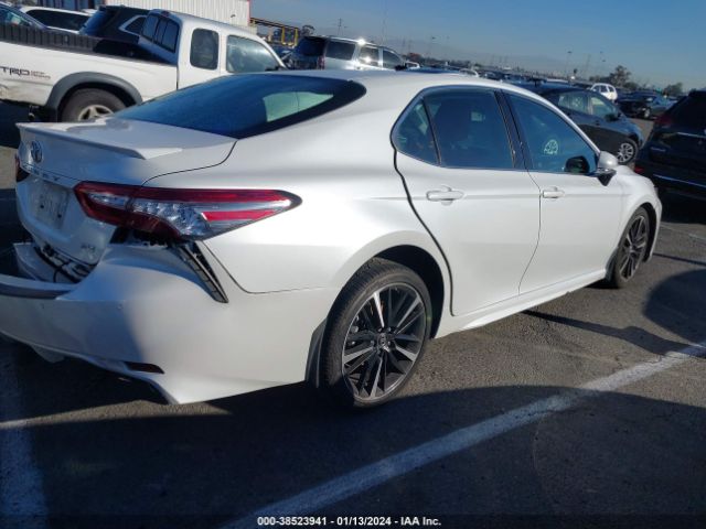 Photo 3 VIN: 4T1B61HK2JU057485 - TOYOTA CAMRY 