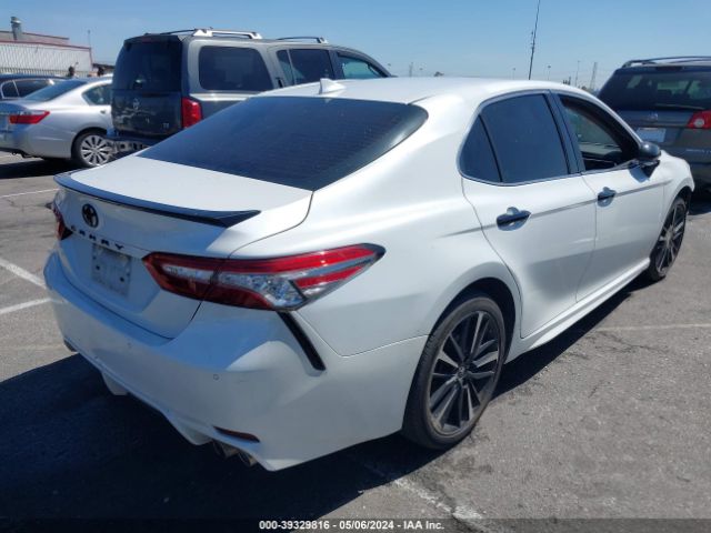 Photo 3 VIN: 4T1B61HK2JU073914 - TOYOTA CAMRY 