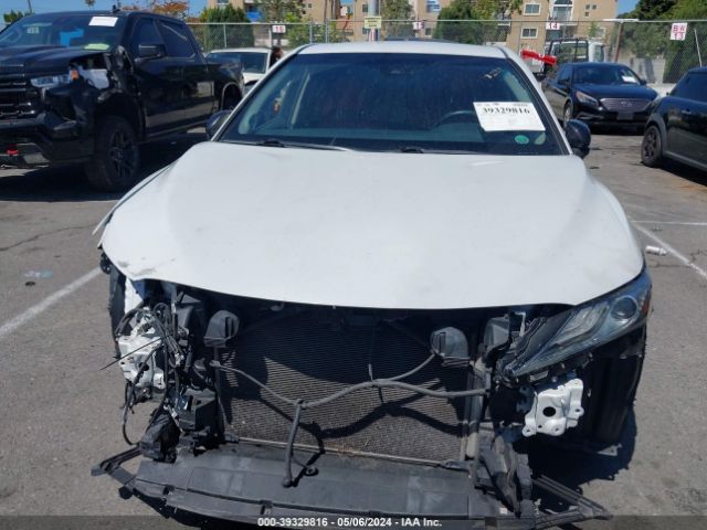 Photo 5 VIN: 4T1B61HK2JU073914 - TOYOTA CAMRY 