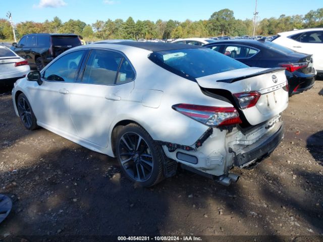 Photo 2 VIN: 4T1B61HK2JU095170 - TOYOTA CAMRY 