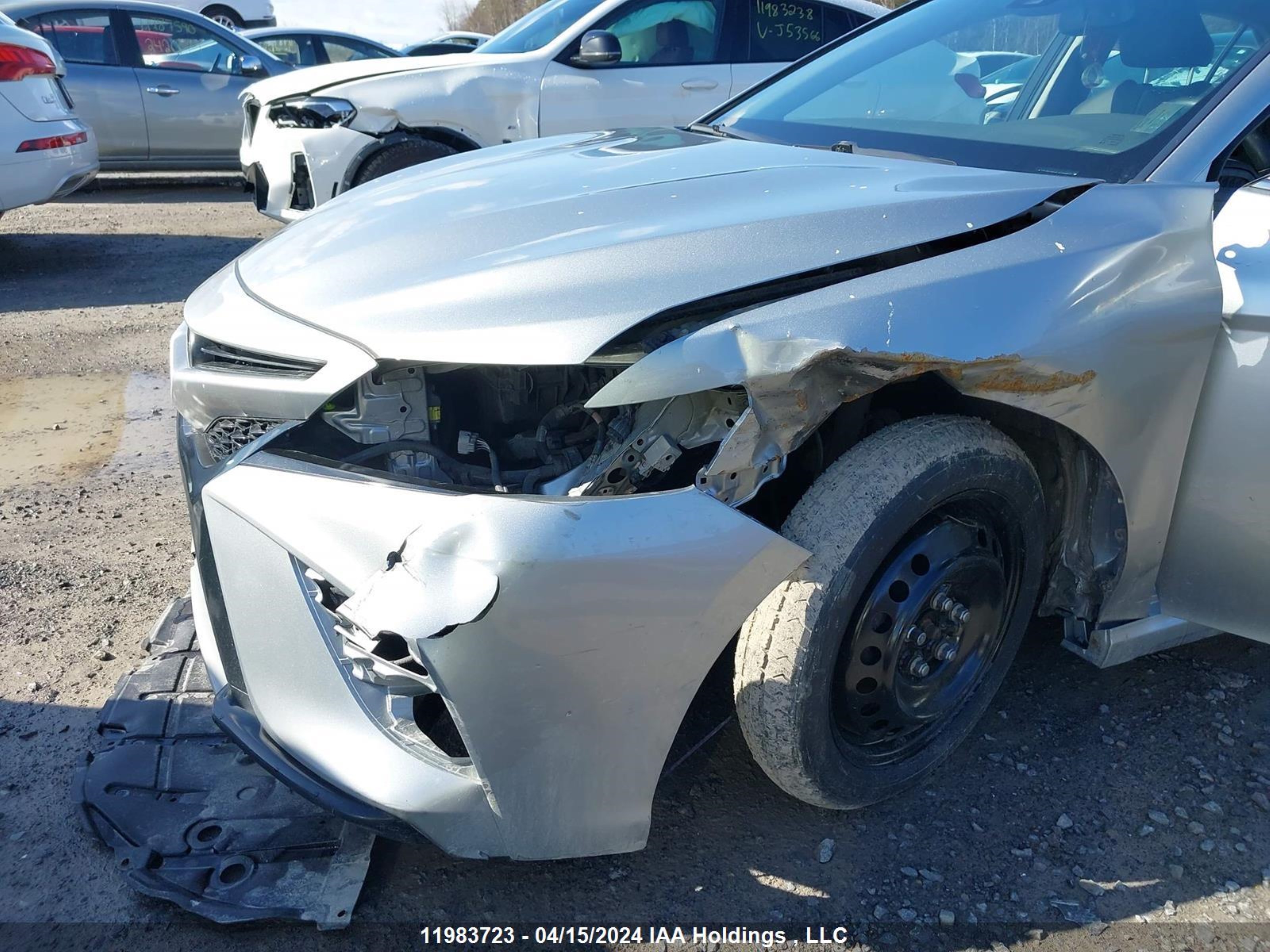 Photo 5 VIN: 4T1B61HK2JU100500 - TOYOTA CAMRY 