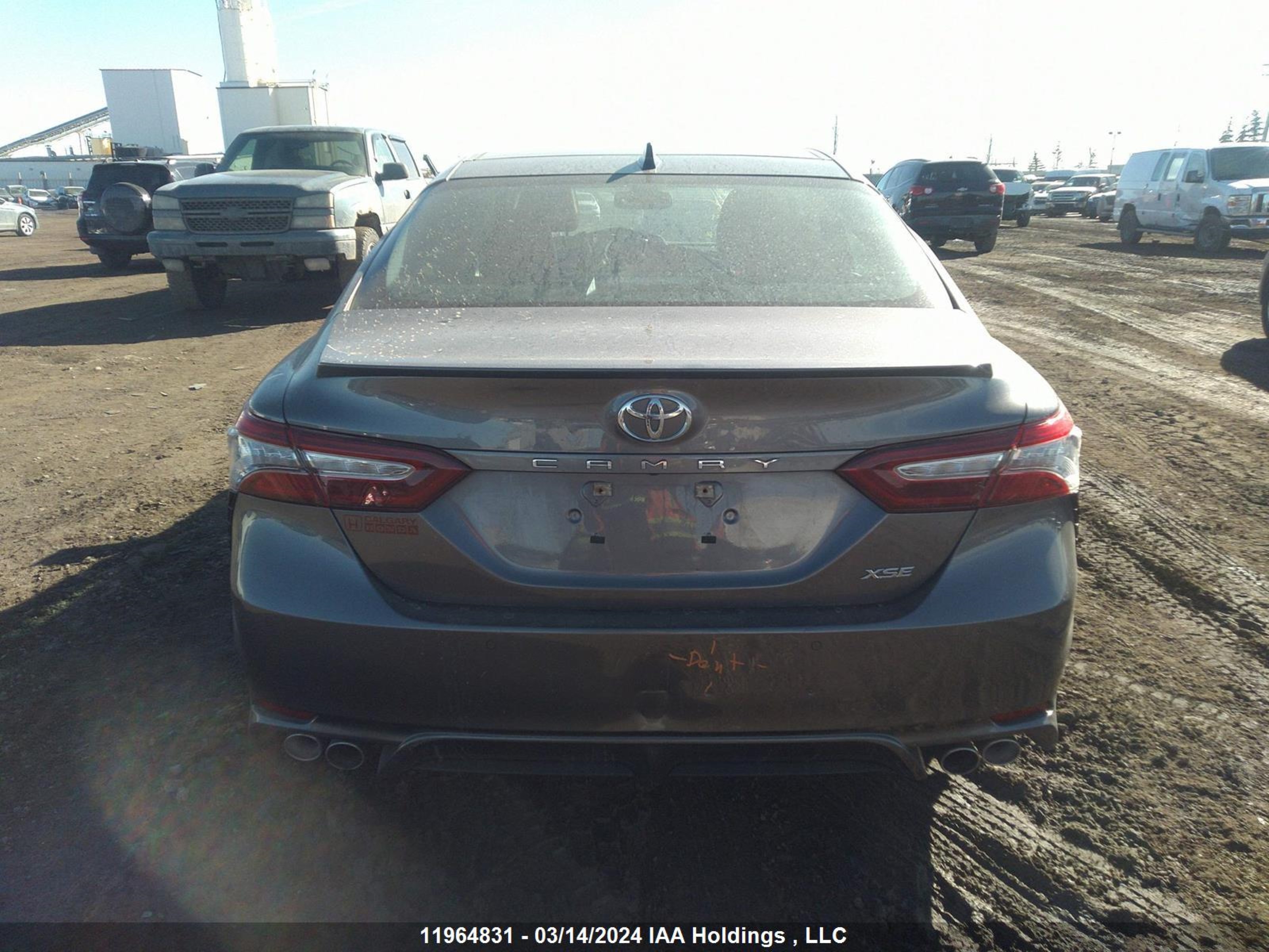 Photo 16 VIN: 4T1B61HK2JU114350 - TOYOTA CAMRY 