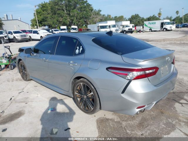 Photo 2 VIN: 4T1B61HK2JU121346 - TOYOTA CAMRY 