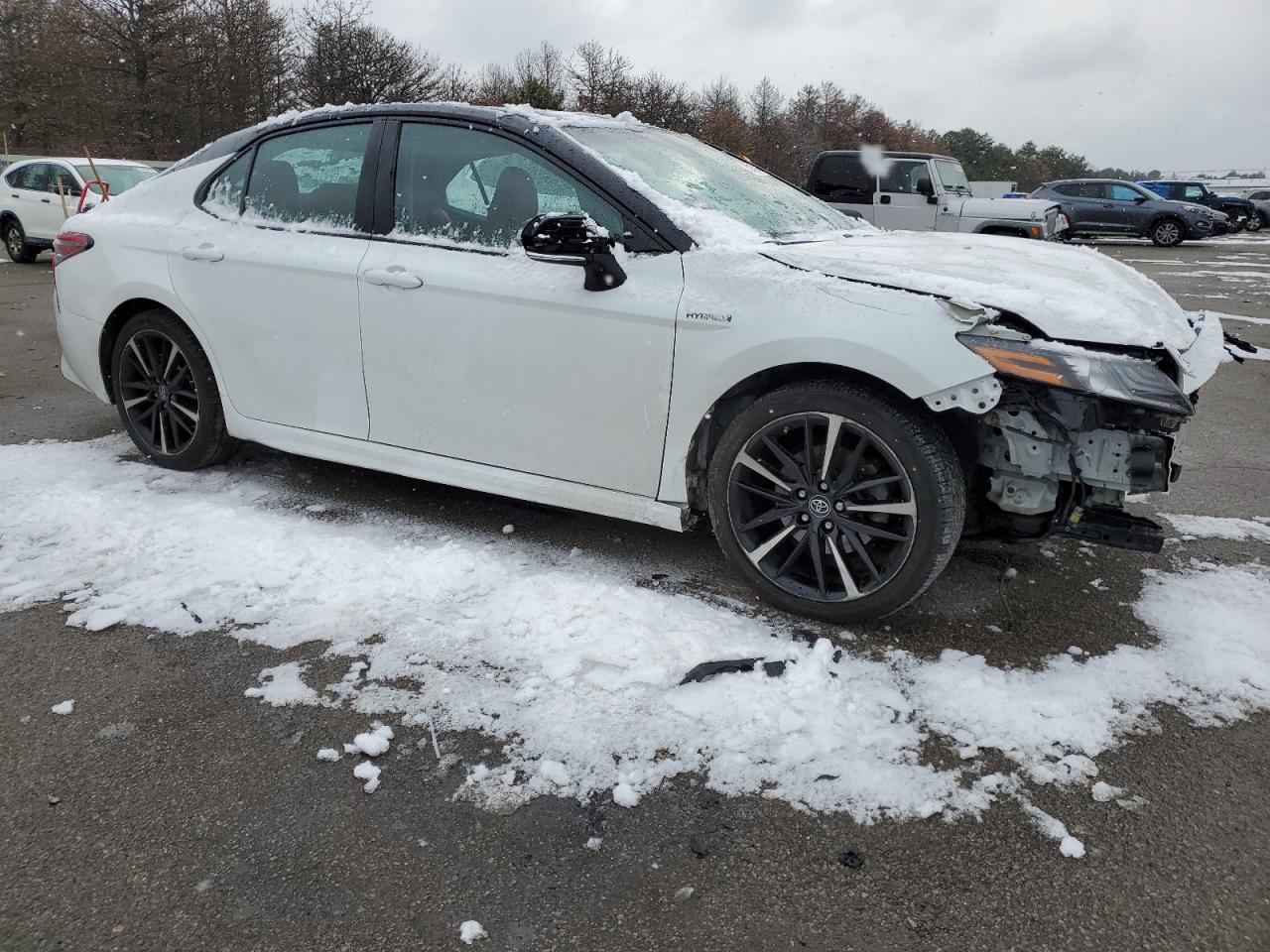 Photo 3 VIN: 4T1B61HK2JU126501 - TOYOTA CAMRY 