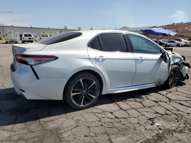 Photo 2 VIN: 4T1B61HK2JU127941 - TOYOTA CAMRY XSE 