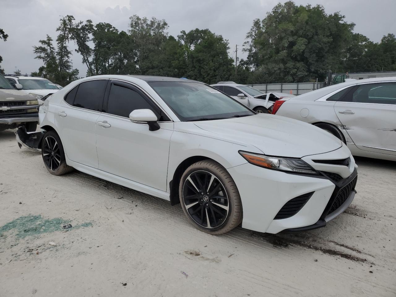 Photo 3 VIN: 4T1B61HK2JU134193 - TOYOTA CAMRY 