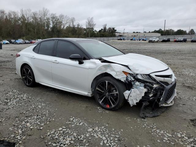 Photo 3 VIN: 4T1B61HK2JU143072 - TOYOTA CAMRY XSE 