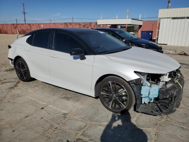 Photo 3 VIN: 4T1B61HK2KU252438 - TOYOTA CAMRY XSE 