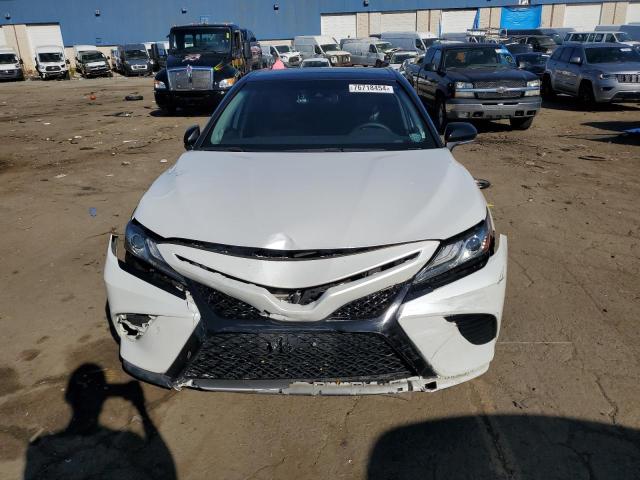 Photo 4 VIN: 4T1B61HK2KU264735 - TOYOTA CAMRY XSE 