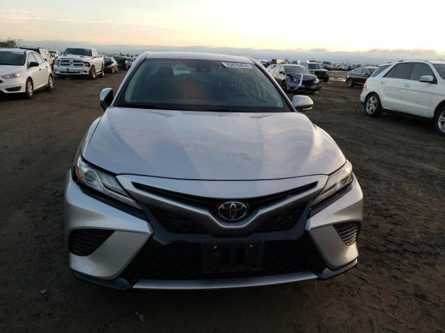 Photo 4 VIN: 4T1B61HK2KU820395 - TOYOTA CAMRY XSE 