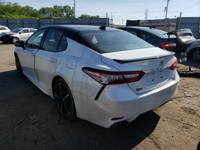 Photo 2 VIN: 4T1B61HK3JU064168 - TOYOTA CAMRY XSE 