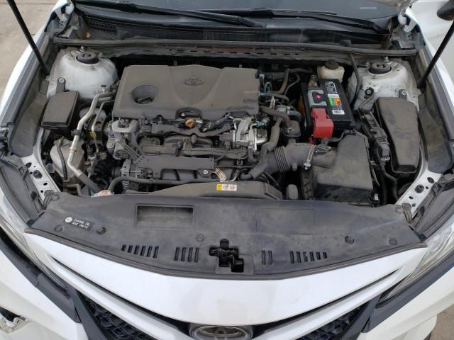 Photo 10 VIN: 4T1B61HK3JU104572 - TOYOTA CAMRY 