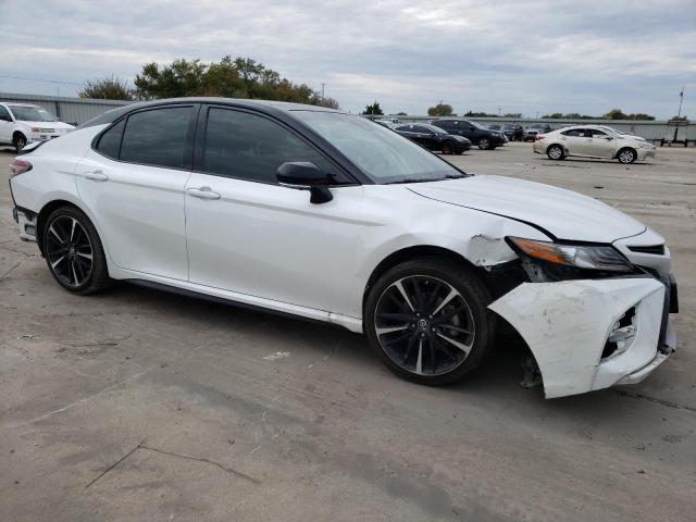 Photo 3 VIN: 4T1B61HK3JU104572 - TOYOTA CAMRY 