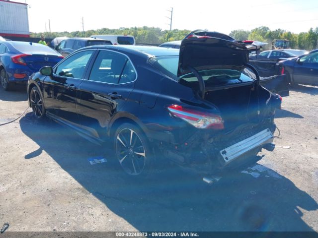 Photo 2 VIN: 4T1B61HK3JU121520 - TOYOTA CAMRY 