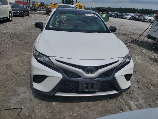 Photo 4 VIN: 4T1B61HK3JU132226 - TOYOTA CAMRY XSE 