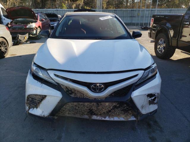 Photo 4 VIN: 4T1B61HK3KU256403 - TOYOTA CAMRY XSE 