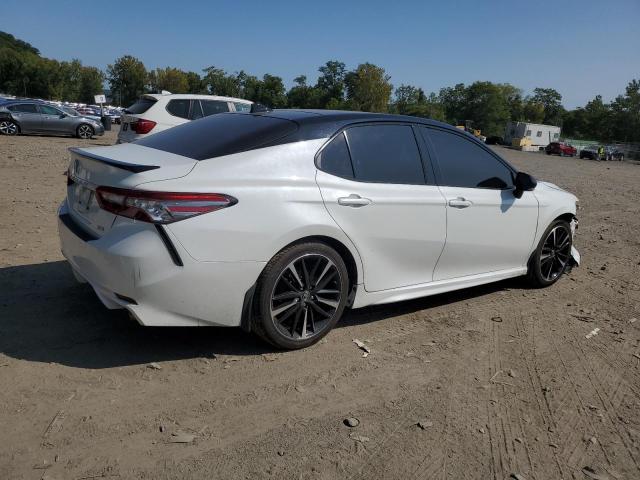 Photo 2 VIN: 4T1B61HK3KU284122 - TOYOTA CAMRY XSE 