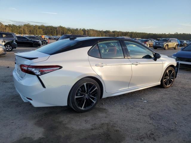 Photo 2 VIN: 4T1B61HK3KU296934 - TOYOTA CAMRY XSE 