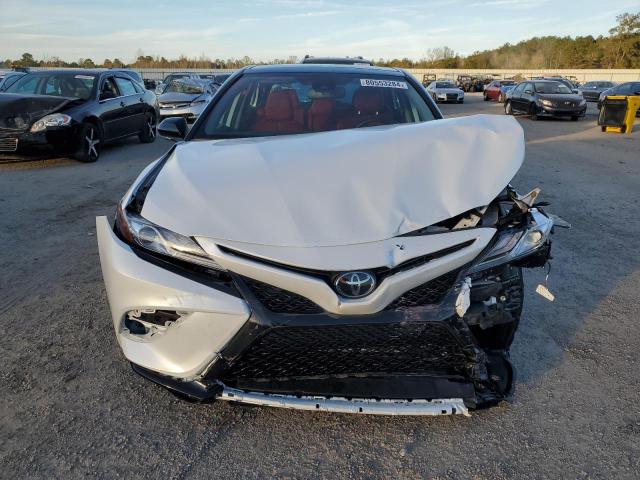 Photo 4 VIN: 4T1B61HK3KU296934 - TOYOTA CAMRY XSE 