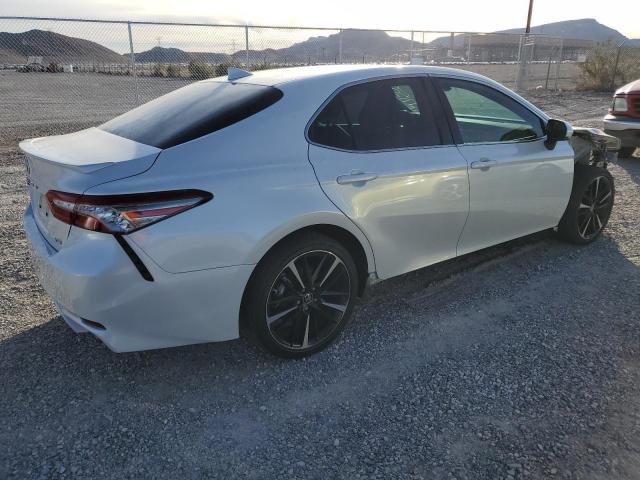 Photo 2 VIN: 4T1B61HK3KU682110 - TOYOTA CAMRY XSE 