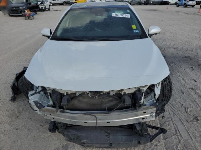 Photo 4 VIN: 4T1B61HK3KU742371 - TOYOTA CAMRY XSE 